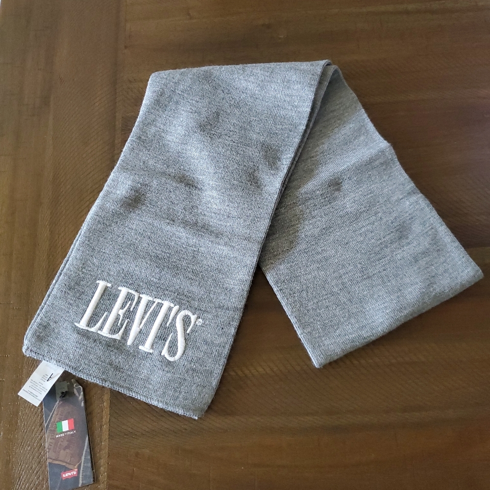 Levi's Serif Logo Scraf Unisex Brand New Gray